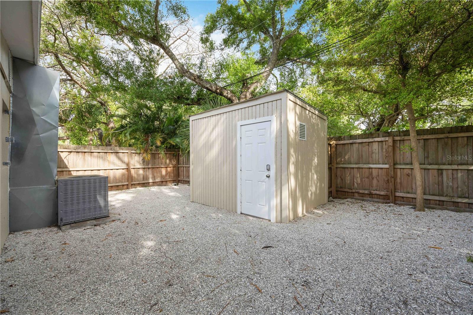 2205 Floyd St Property Photo 38