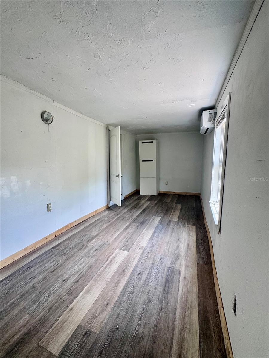 3520 19th St E Property Photo 13
