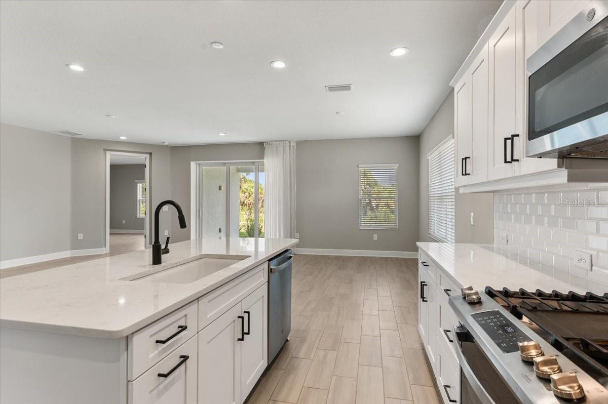 10214 Crystal Isles Cir Property Photo 12