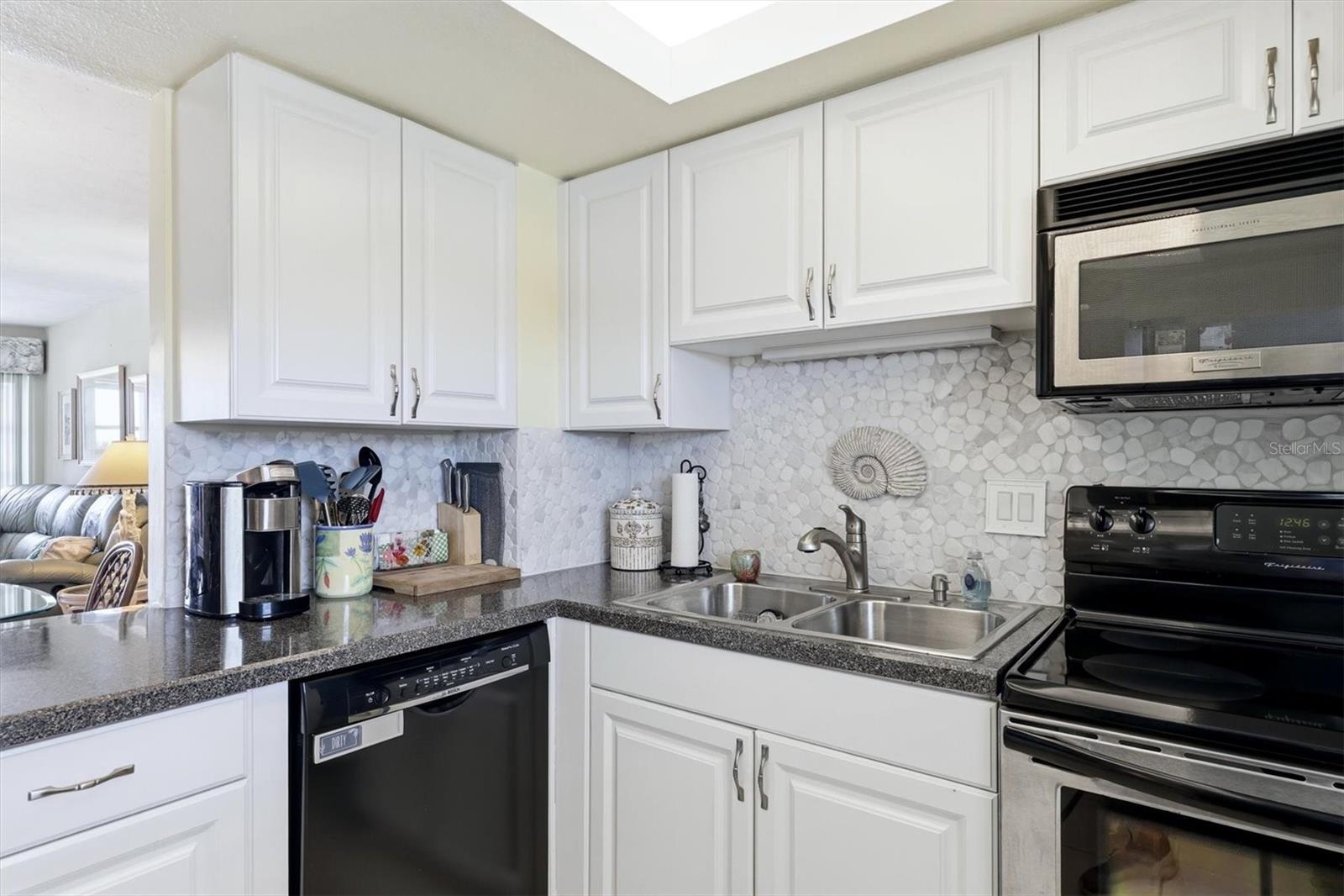 1215 S Portofino Dr #406 Property Photo 16