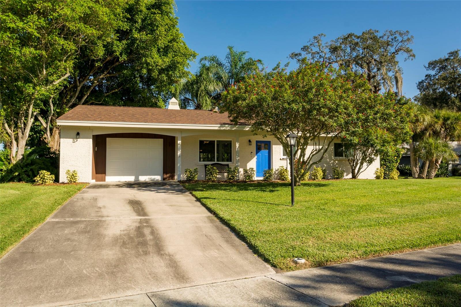 3005 CHASE CIR Property Photo 1