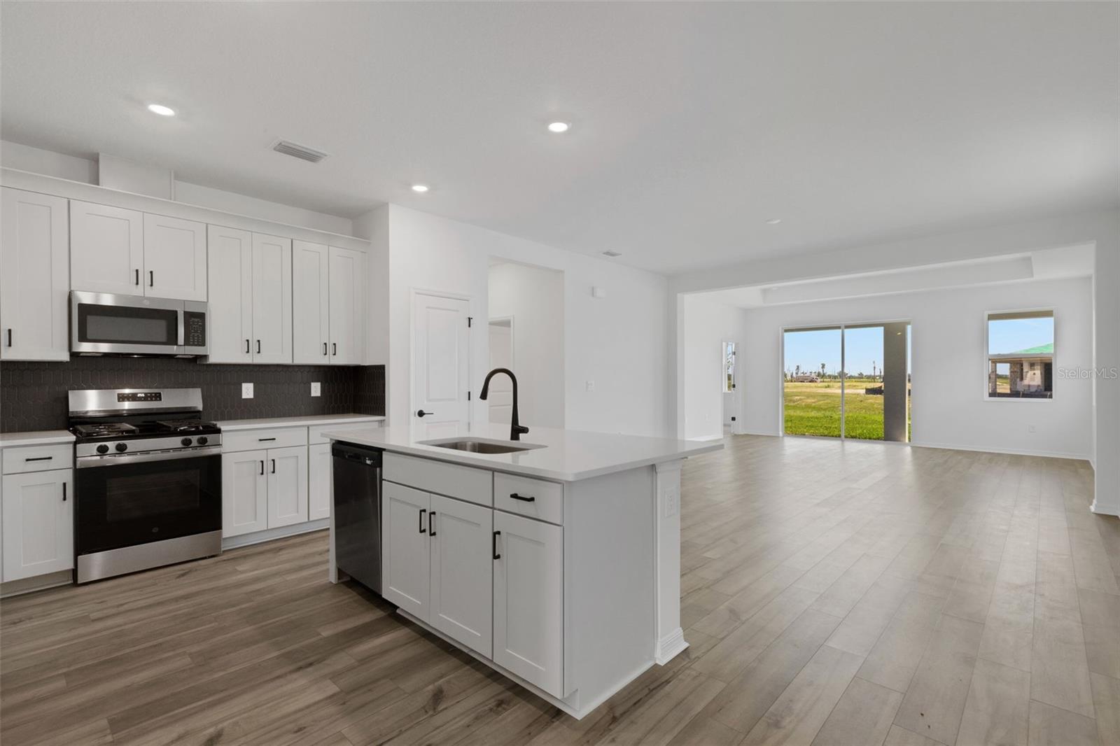 8717 Canard Cv Property Photo 4