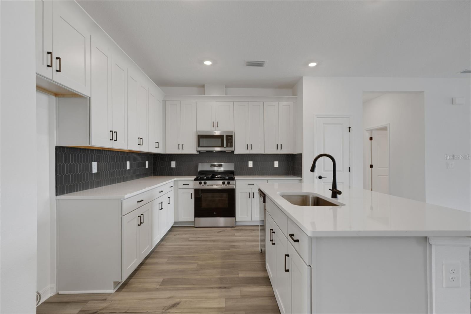 8717 Canard Cv Property Photo 5