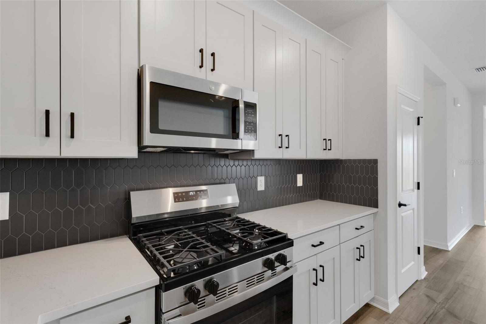 8717 Canard Cv Property Photo 7