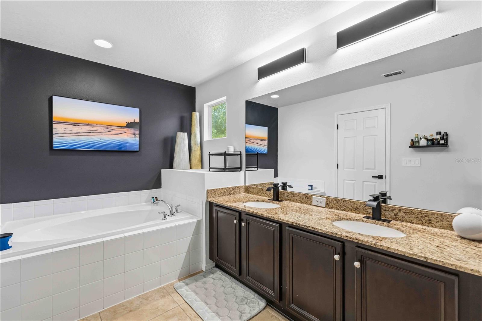 9040 Aspen Hollow Pl Property Photo 35
