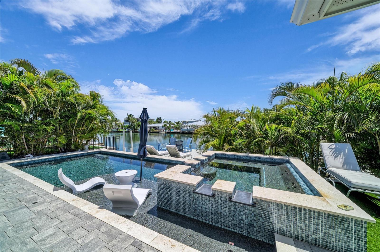 501 68th St Property Photo 34