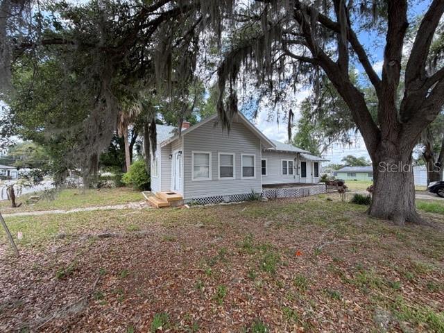 373 E Waldo St Property Photo 2