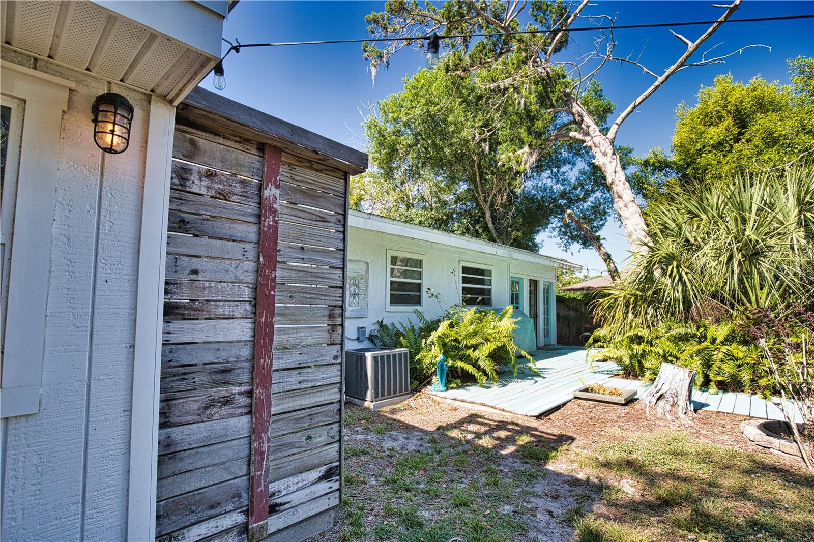 650 Edwards St Property Photo 41