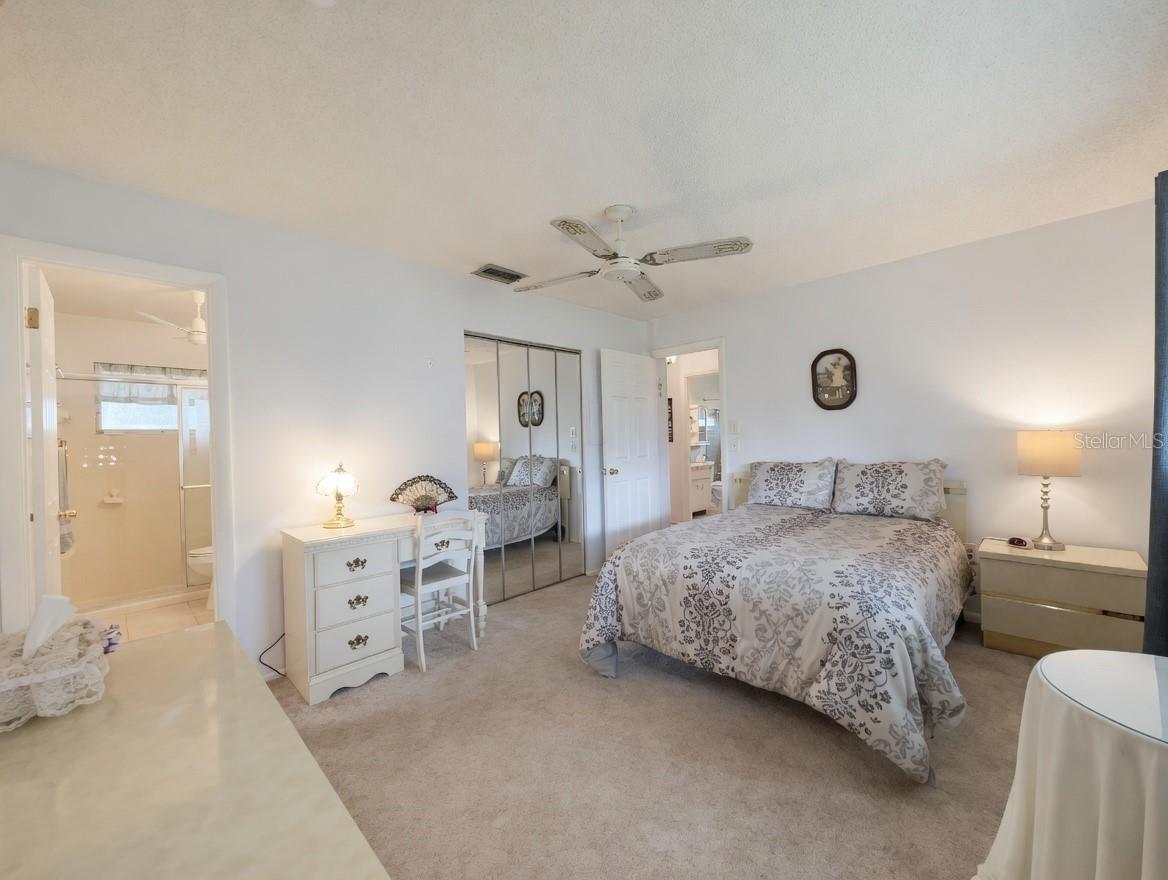 2225 Orange Blossom Ln Property Photo 9