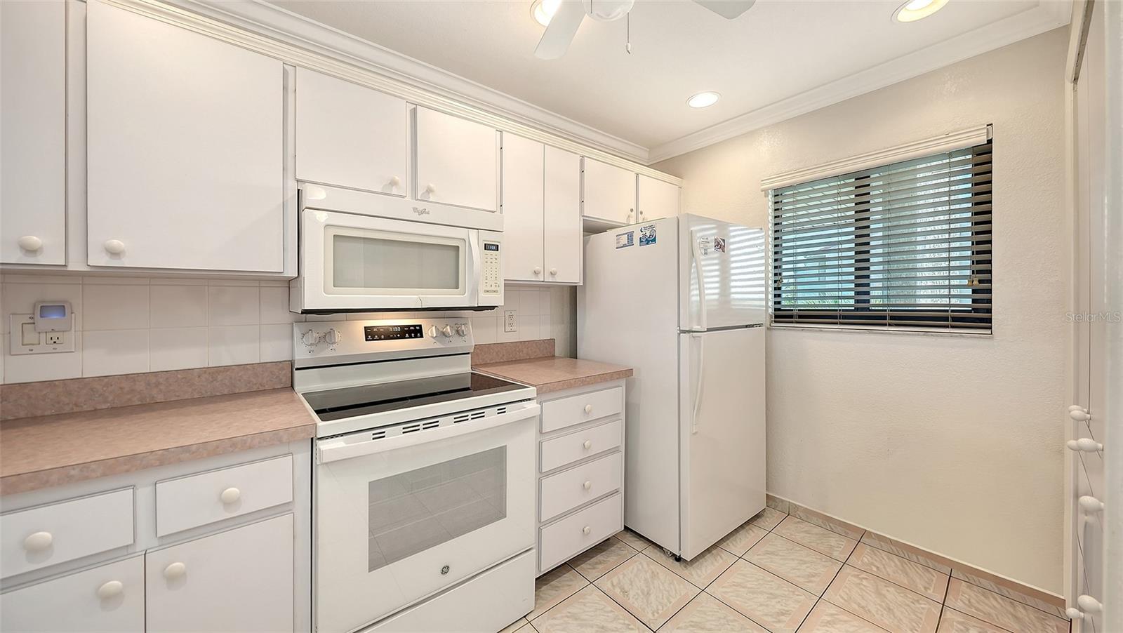 6234 Midnight Pass Rd #307 Property Photo 6