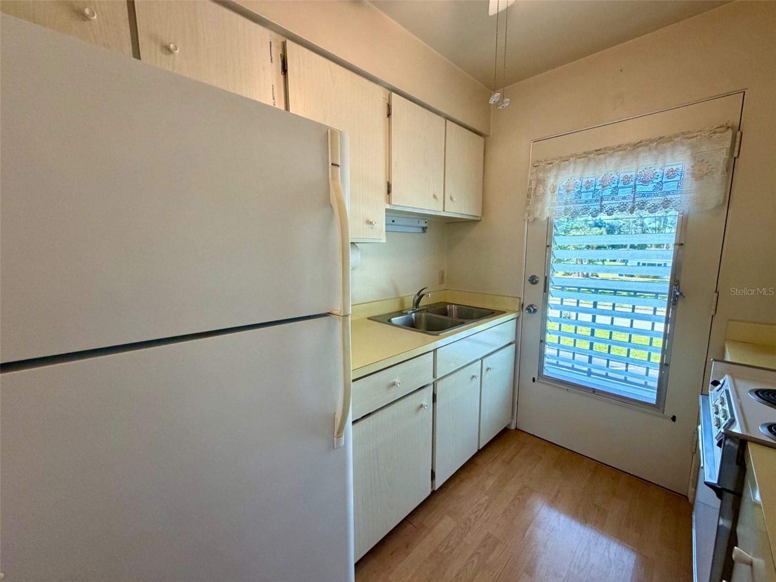 3900 Roxane Blvd #11b Property Photo 12