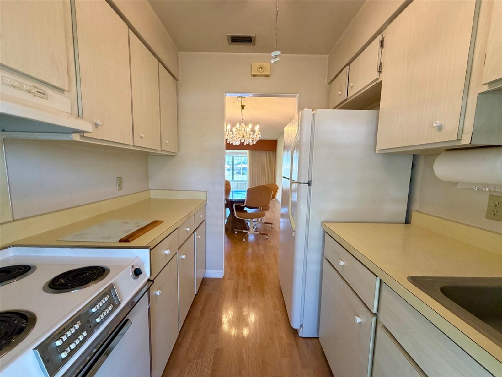 3900 Roxane Blvd #11b Property Photo 14