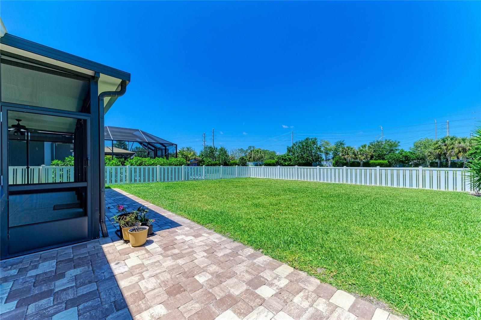 7750 Ridgelake Cir Property Photo 10