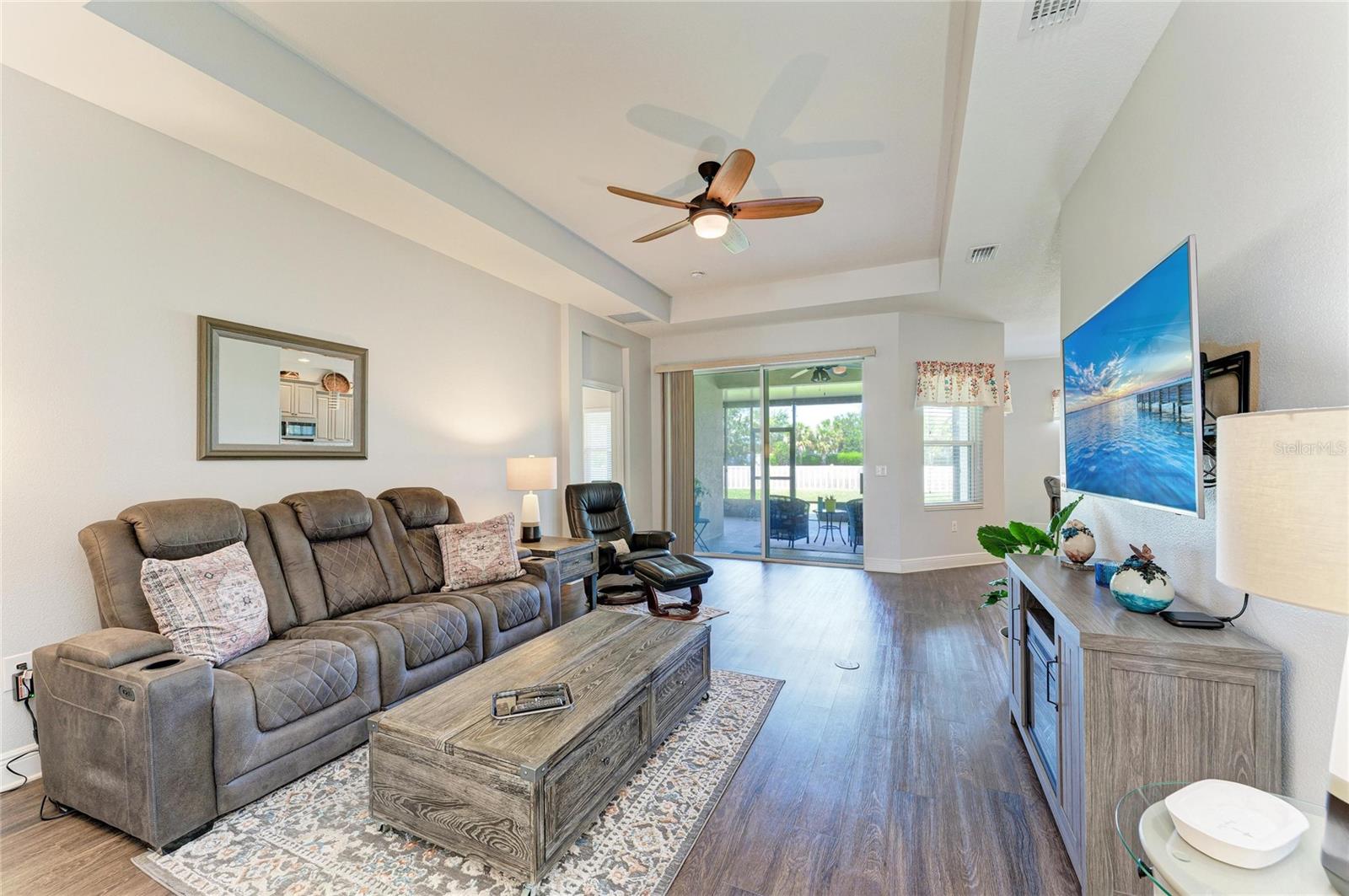 7750 Ridgelake Cir Property Photo 13
