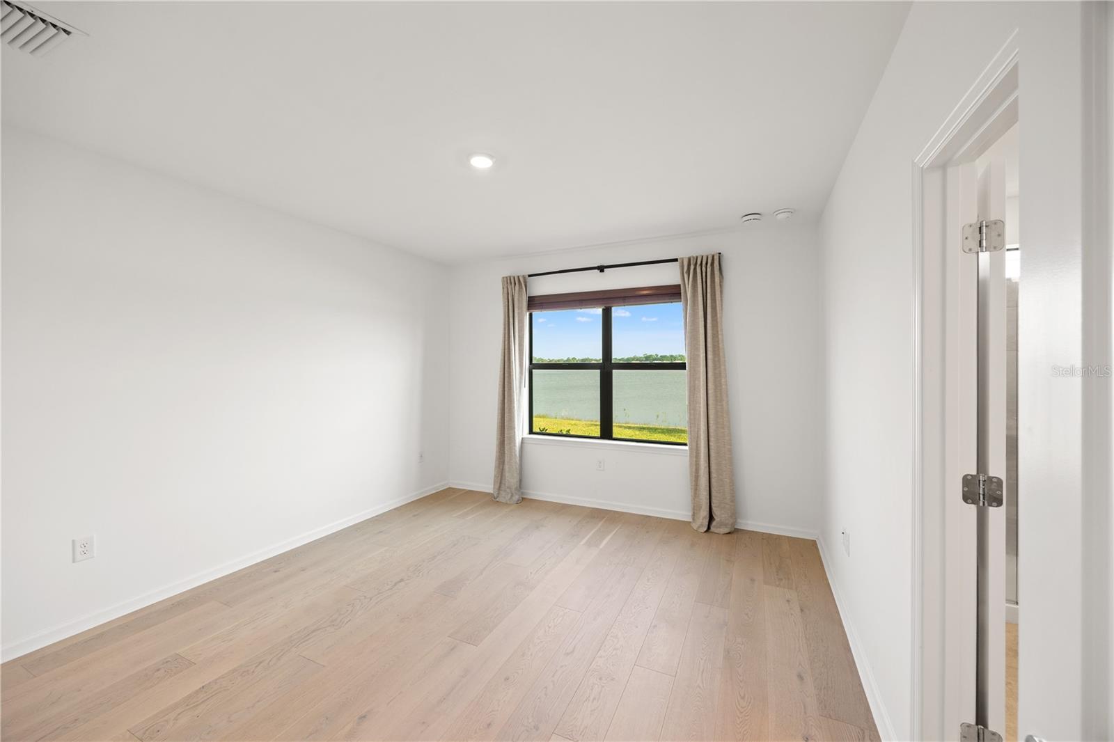 6600 Silverstar Dr Property Photo 12