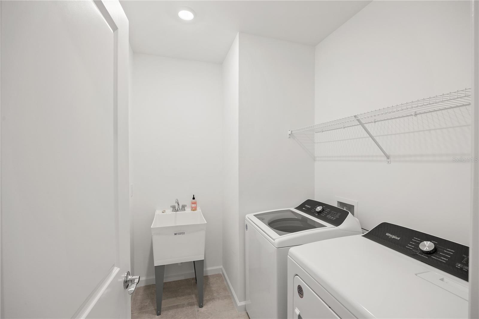 6600 Silverstar Dr Property Photo 16