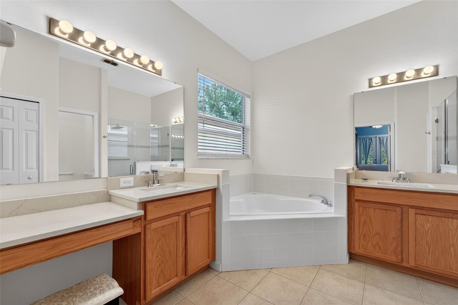111 Flame Vine Way Property Photo 15