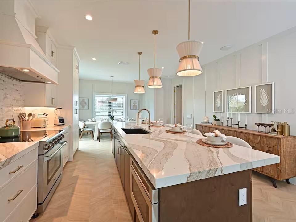 2209 Avenue B Property Photo 10