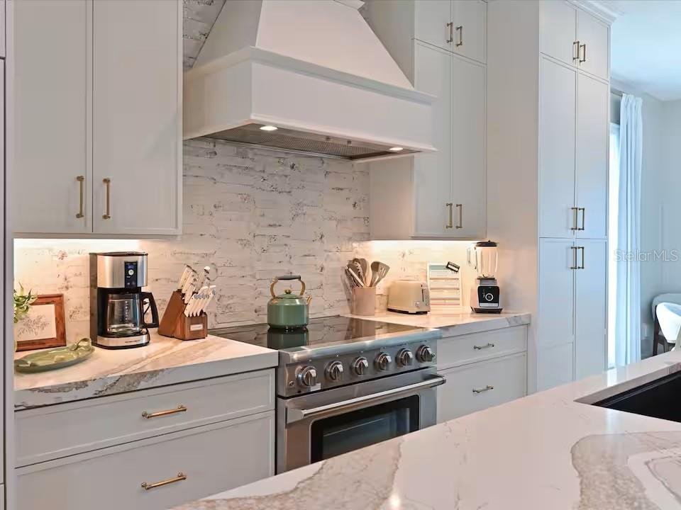2209 Avenue B Property Photo 12