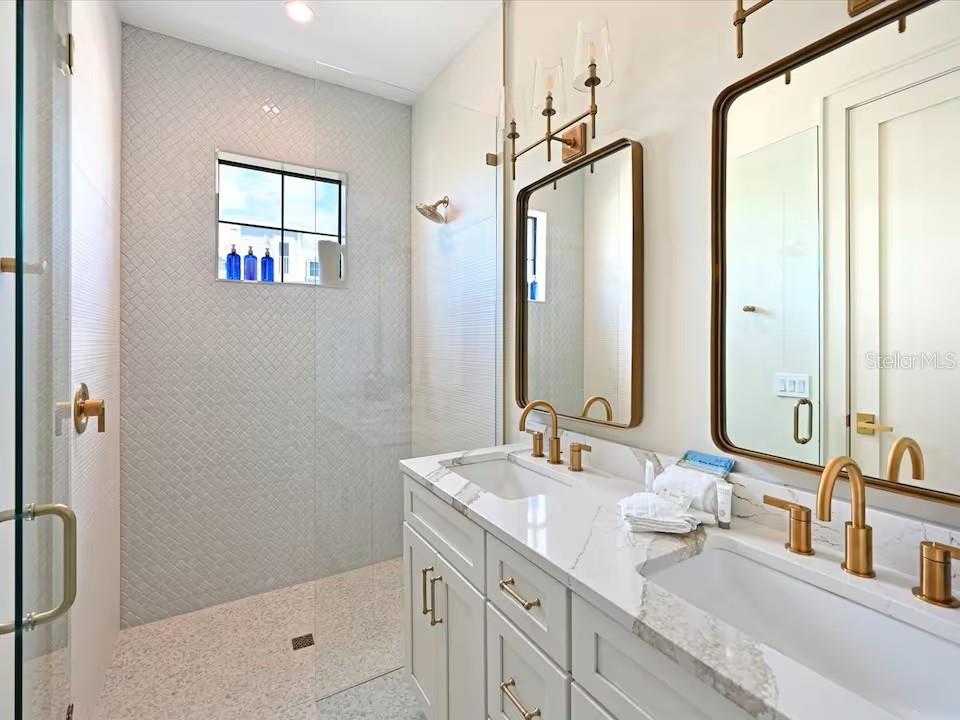 2209 Avenue B Property Photo 22