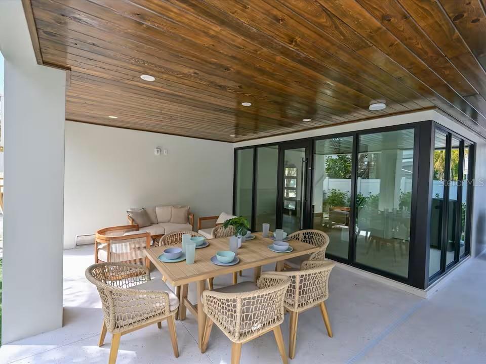 2209 Avenue B Property Photo 30