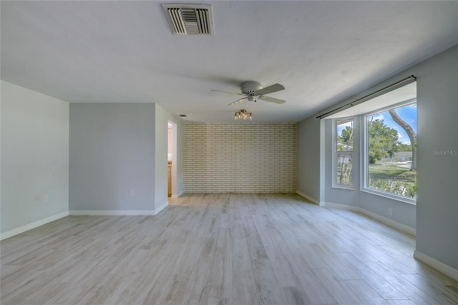 3024 Chase Cir Property Photo 3