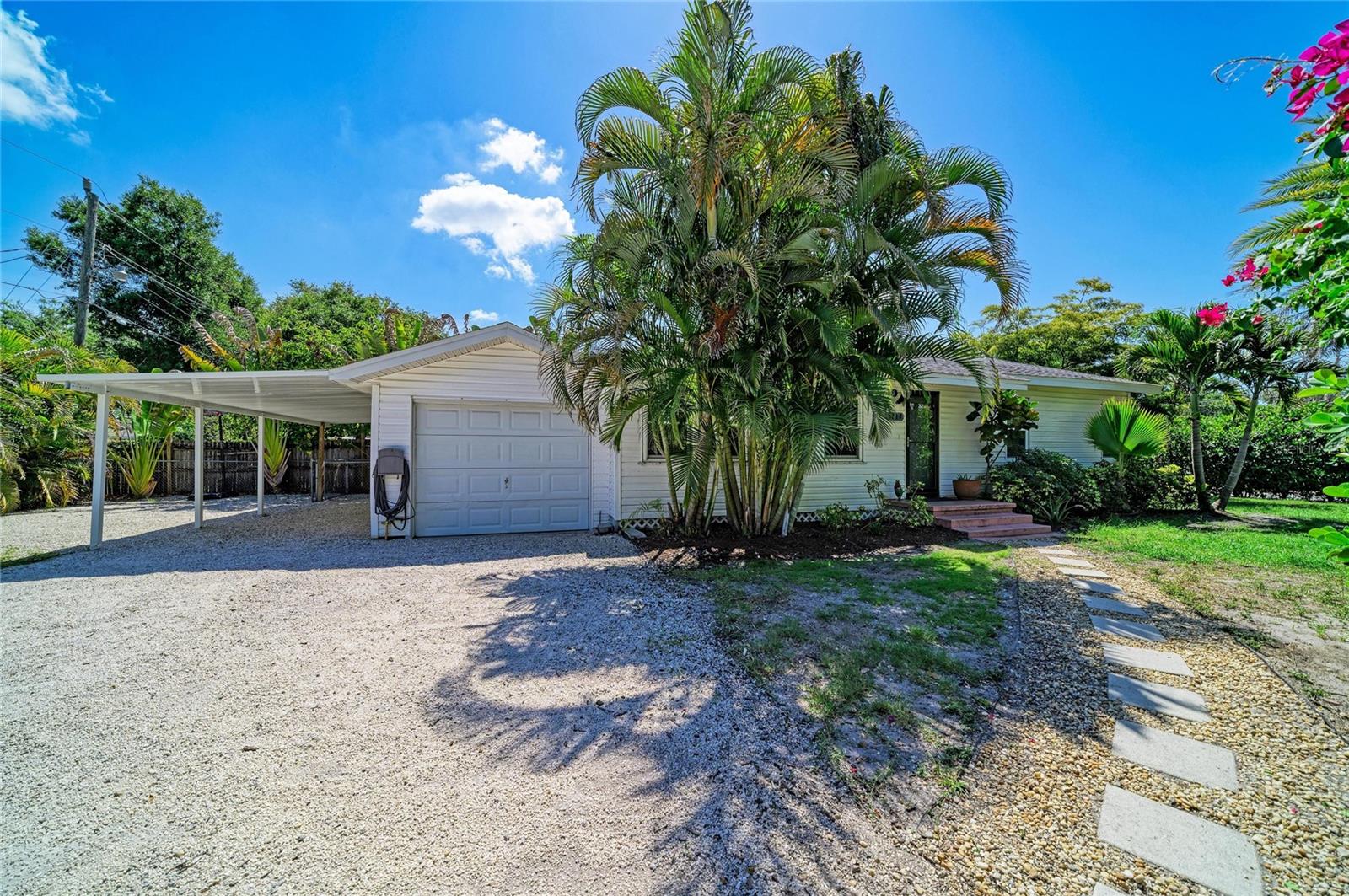 3710 Rilma Ave Property Photo 3