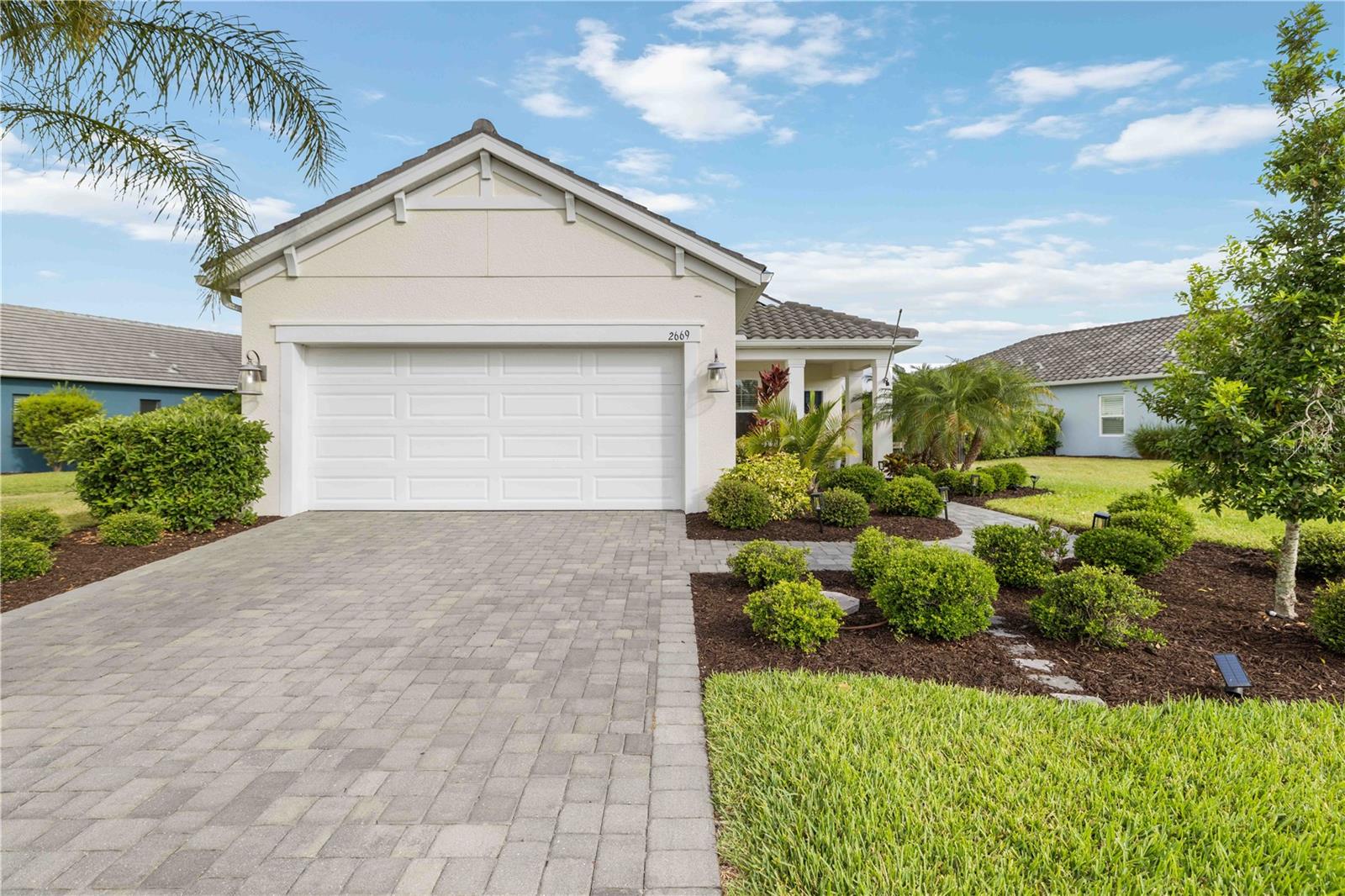 2669 Star Apple Way Property Photo 1