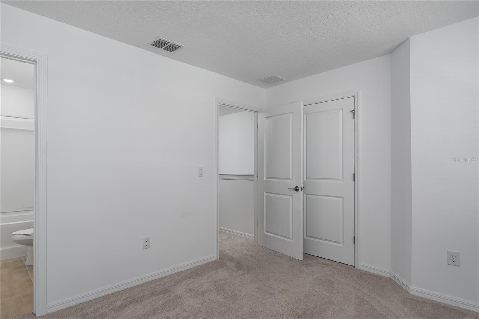6106 Fairmont Ln Property Photo 11