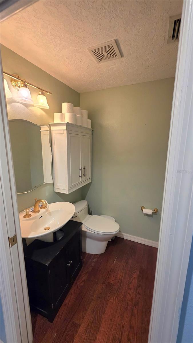 1808 Zipperer Rd Property Photo 4