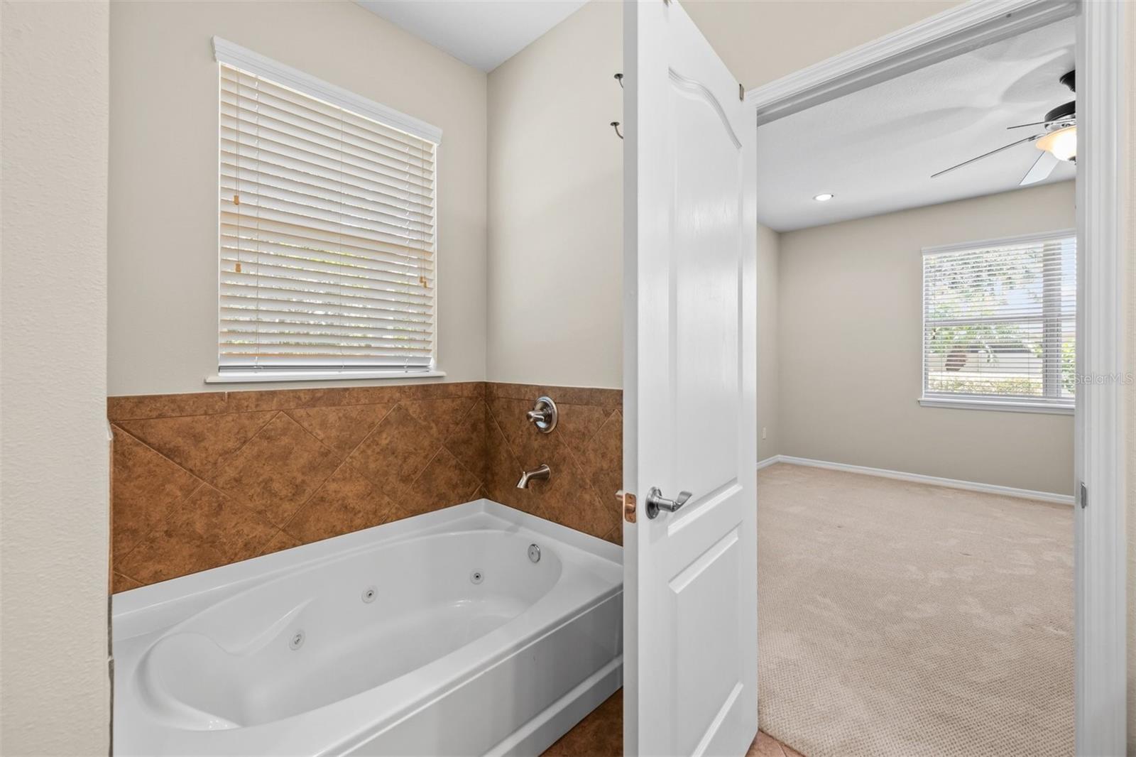 8302 Karpeal Dr Property Photo 20