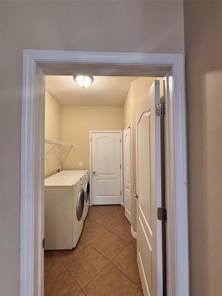 8302 Karpeal Dr Property Photo 25