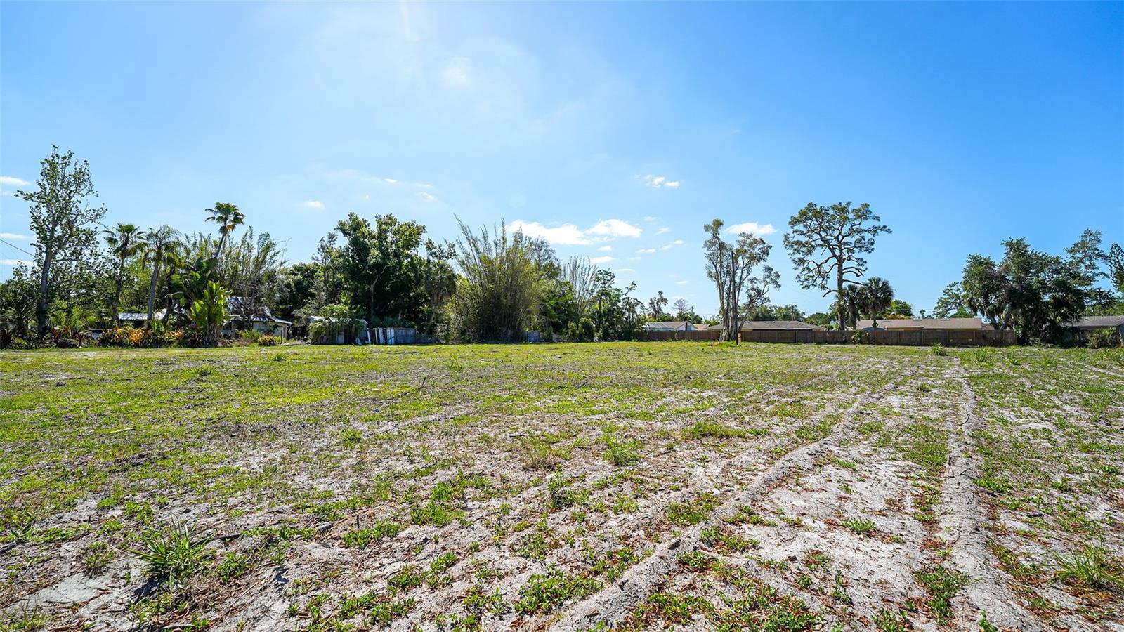 2424 Ashton Rd Property Photo 1