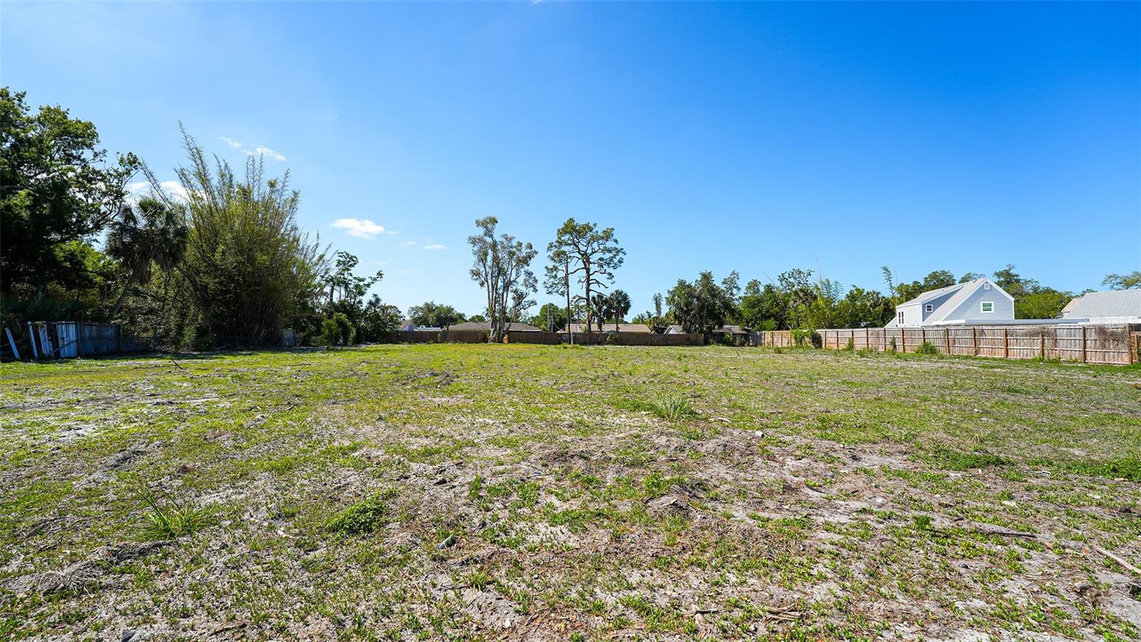2424 Ashton Rd Property Photo 2
