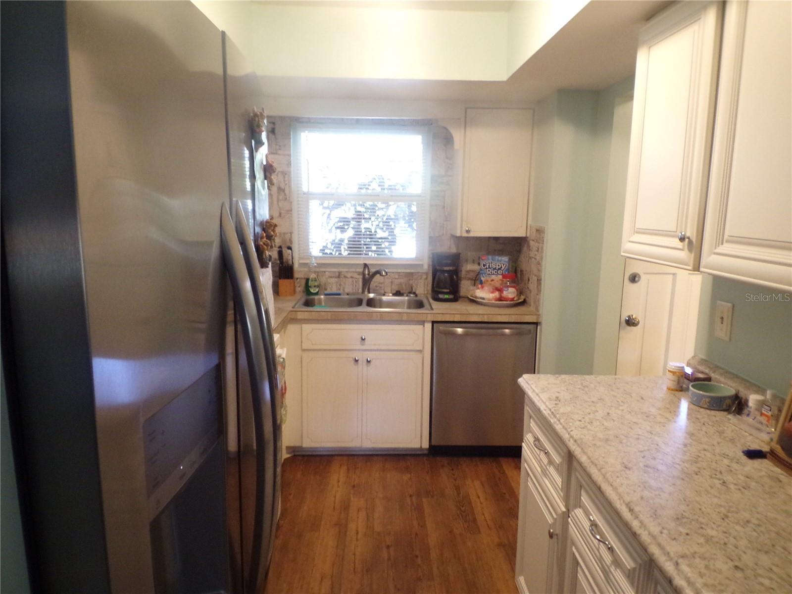 670 Park Cir Property Photo 3