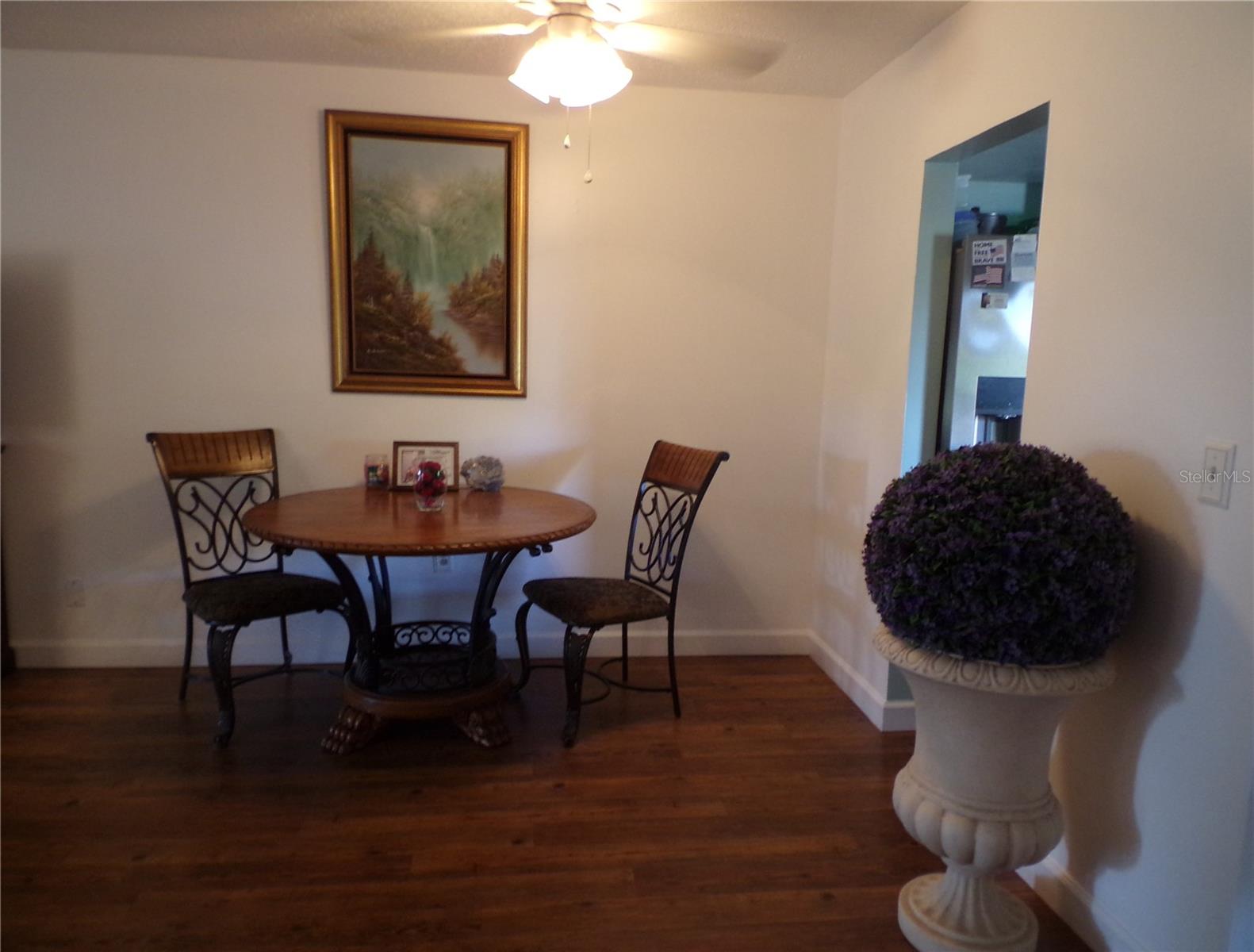 670 Park Cir Property Photo 4