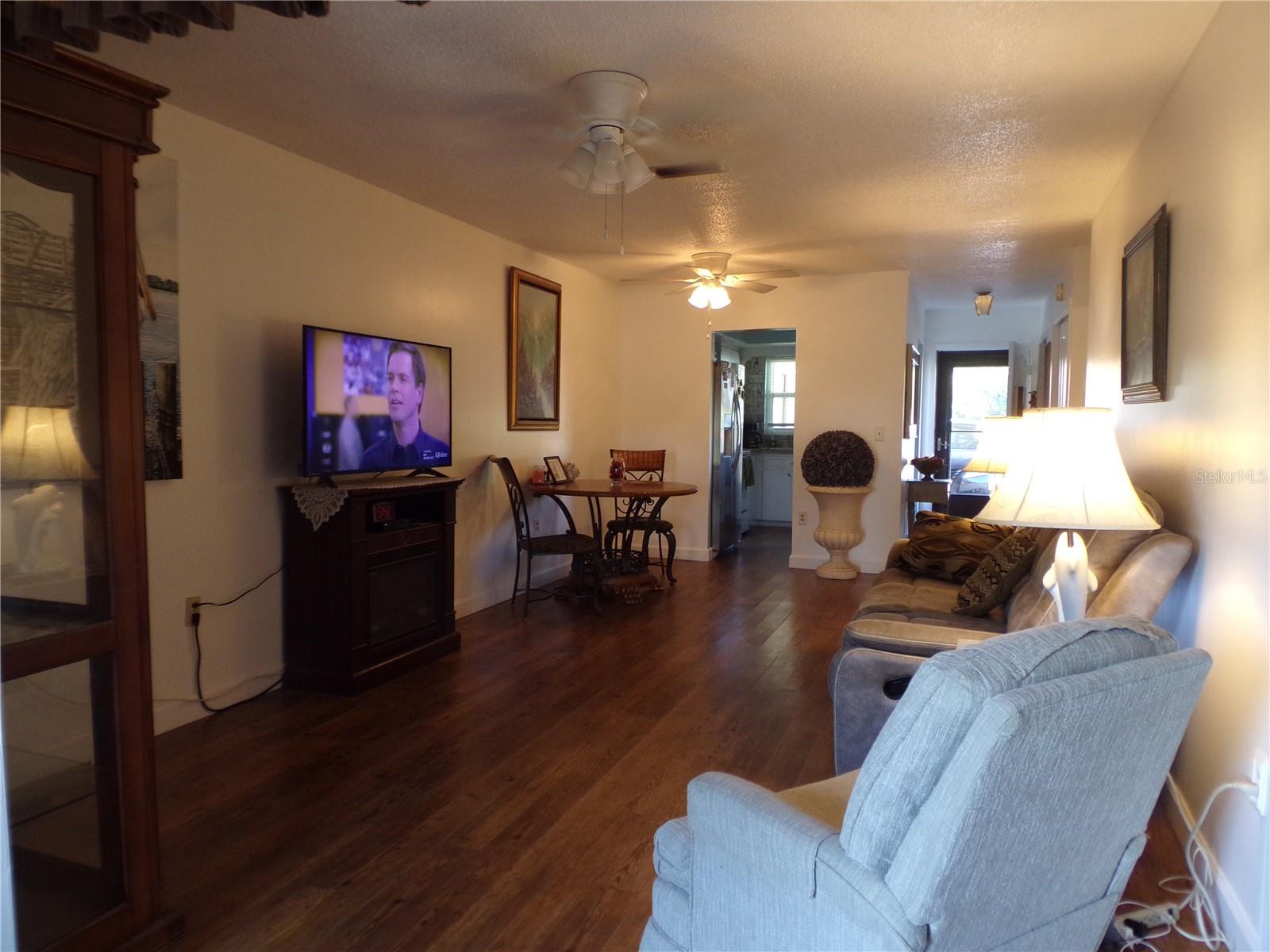 670 Park Cir Property Photo 6