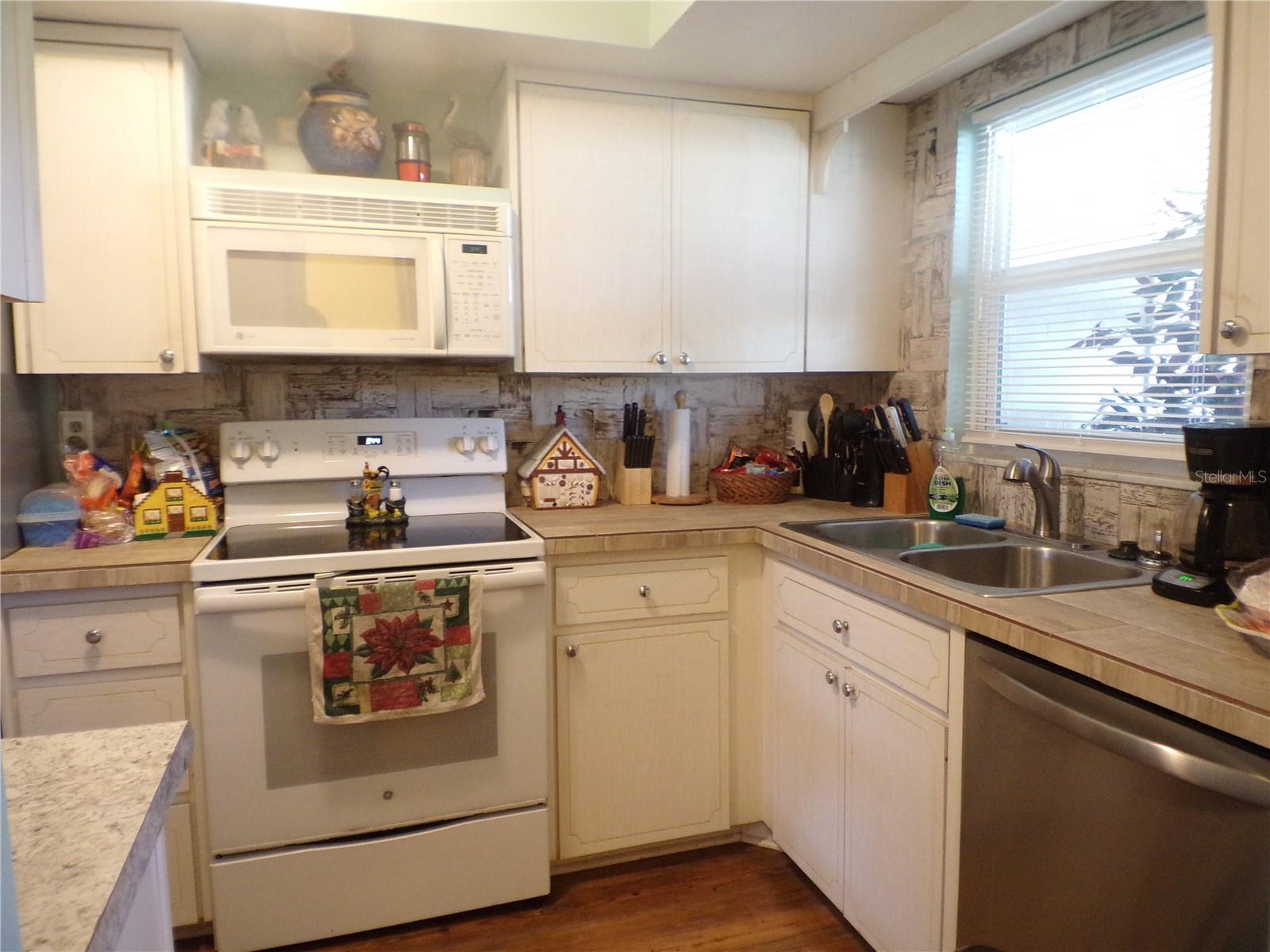 670 Park Cir Property Photo 18