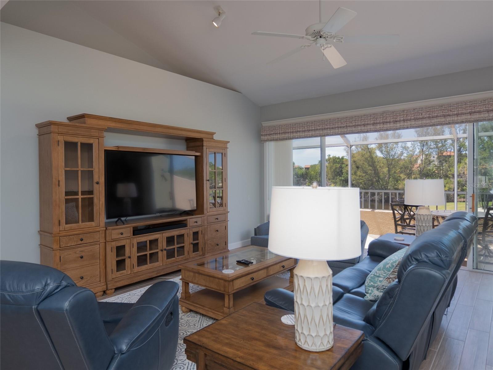 2013 Harbour Links Dr #2013 Property Photo 24