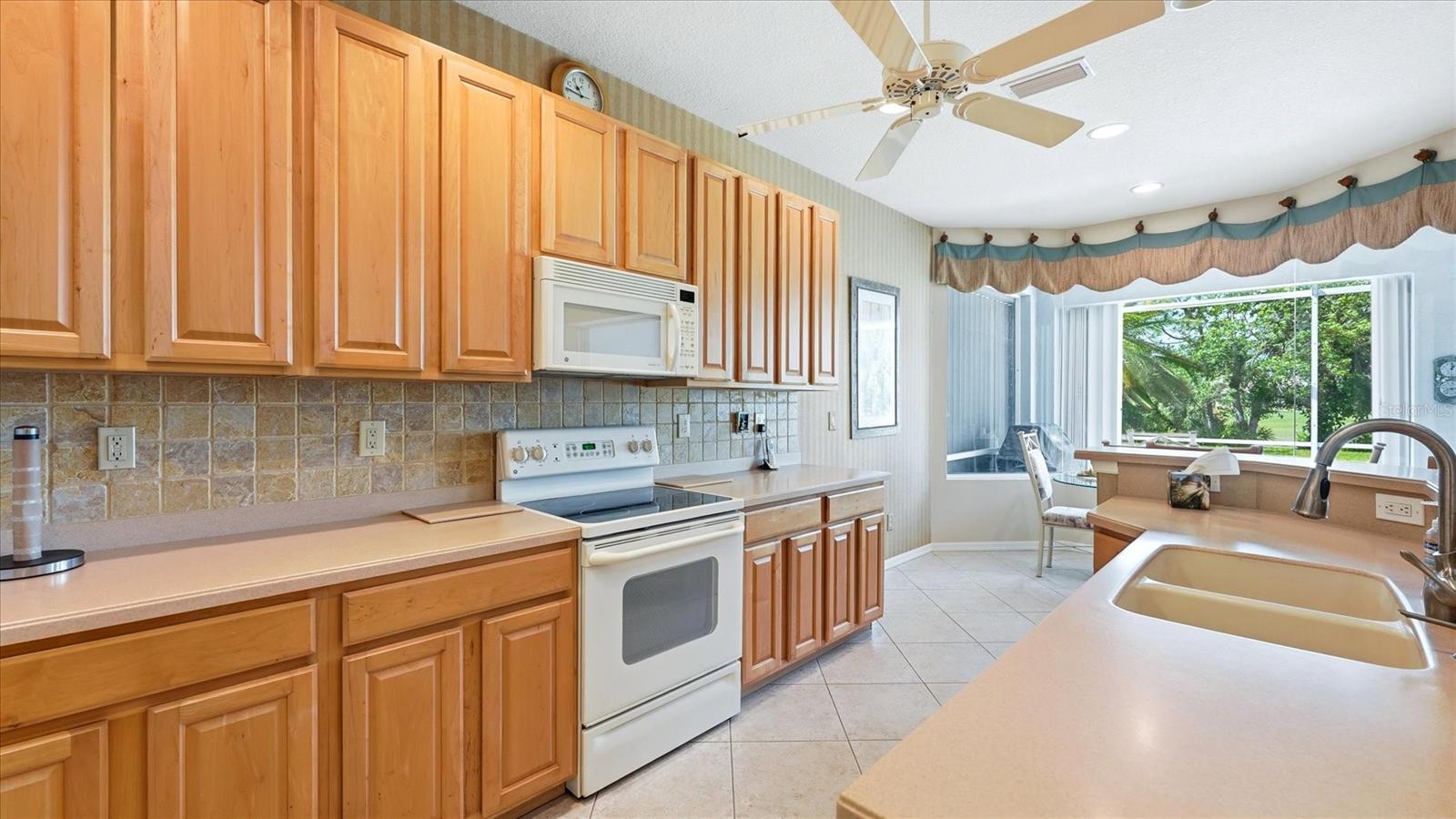 5704 White Jasmine Way Property Photo 11