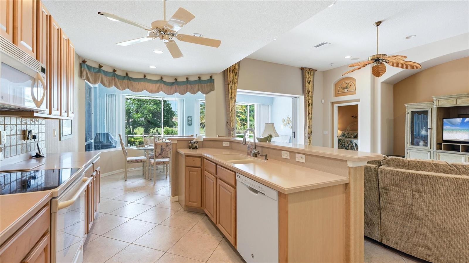 5704 White Jasmine Way Property Photo 12