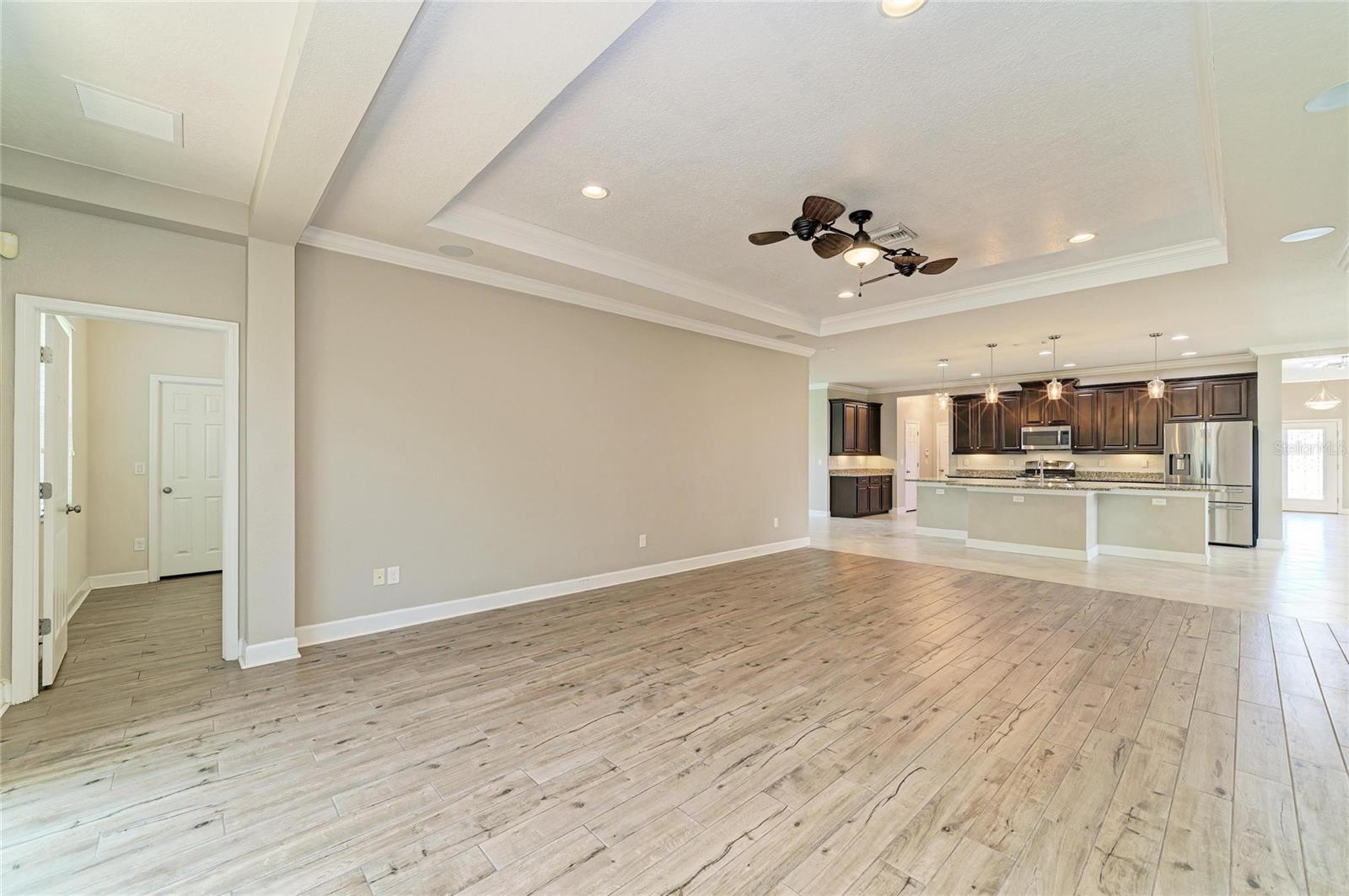 12821 Balsam Ter Property Photo 3