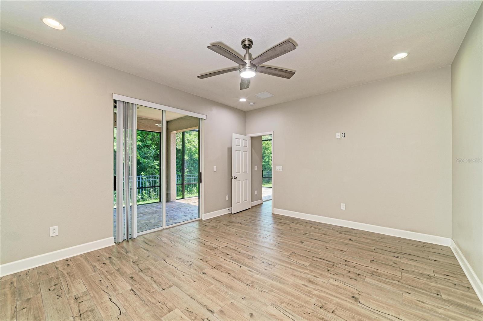 12821 Balsam Ter Property Photo 4