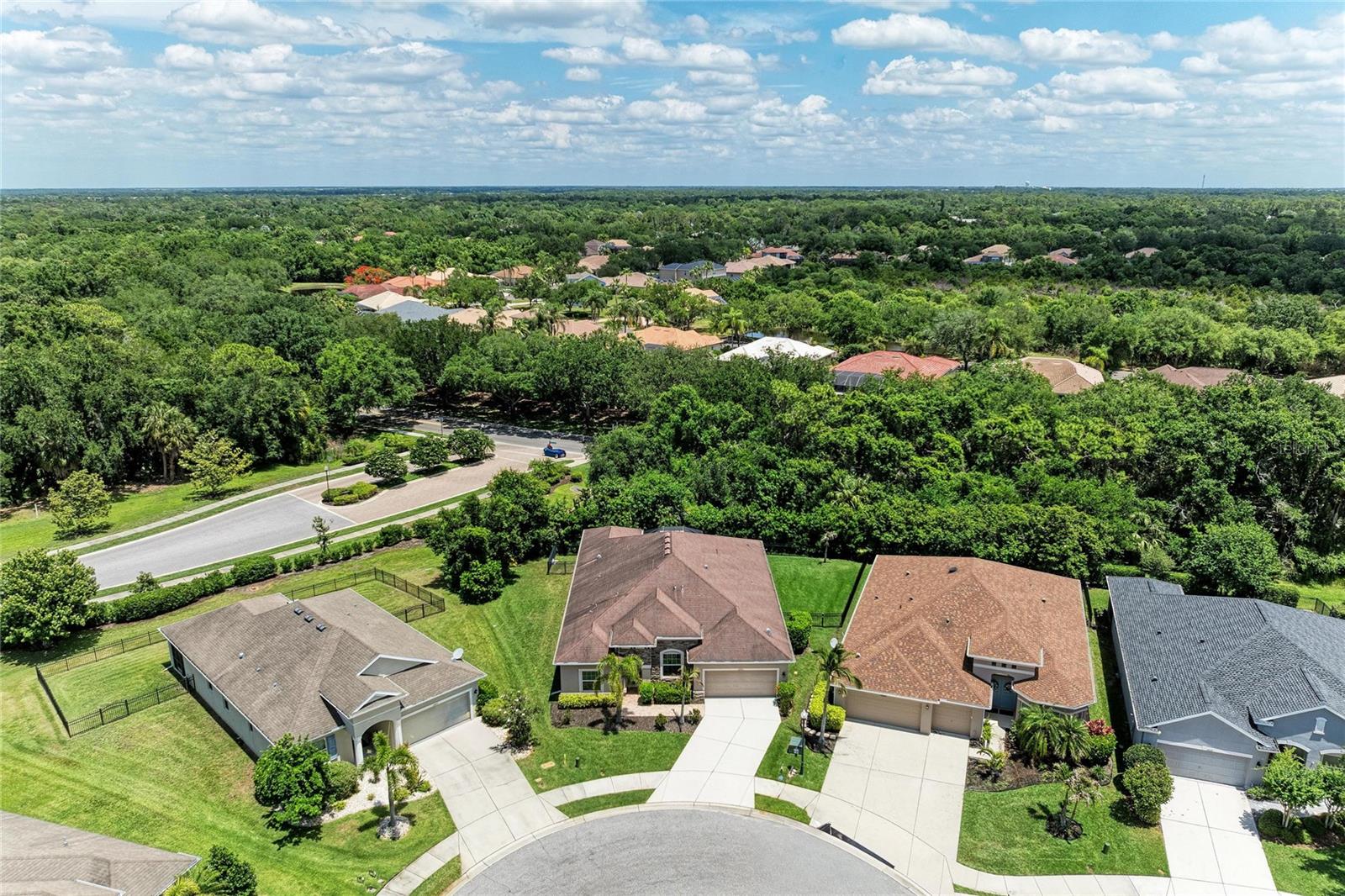 12821 Balsam Ter Property Photo 6