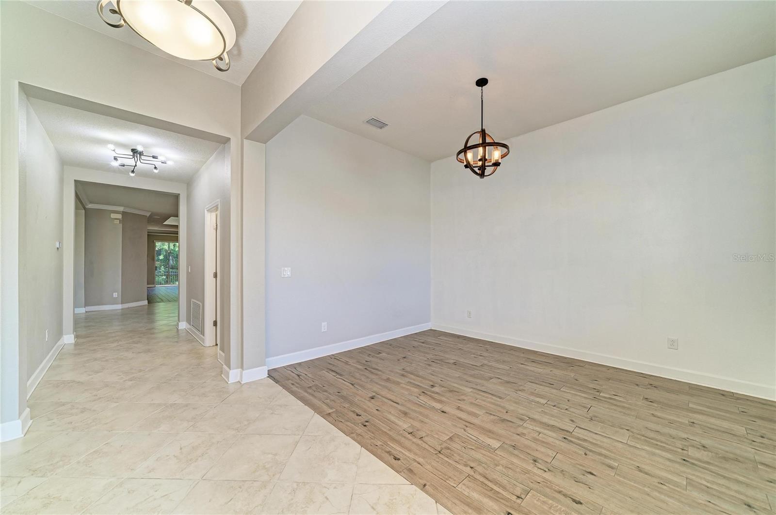 12821 Balsam Ter Property Photo 11