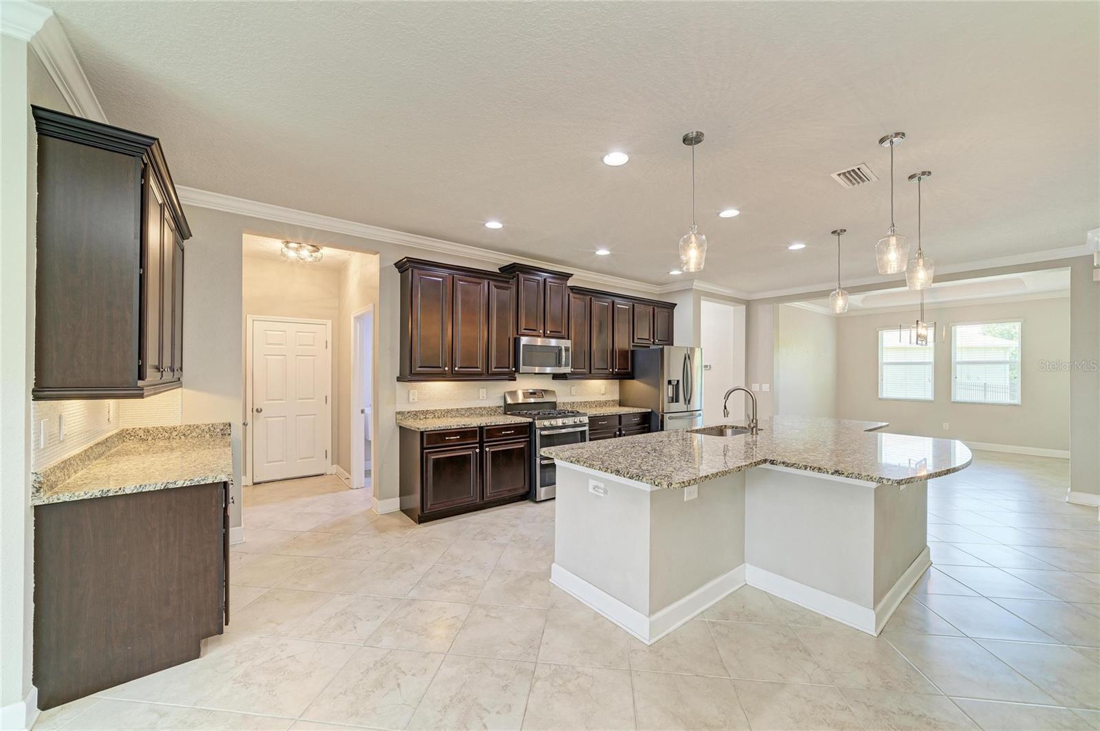 12821 Balsam Ter Property Photo 24