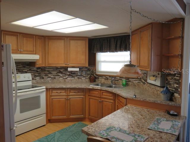 2107 Palma Sola Blvd #8 Property Photo 3