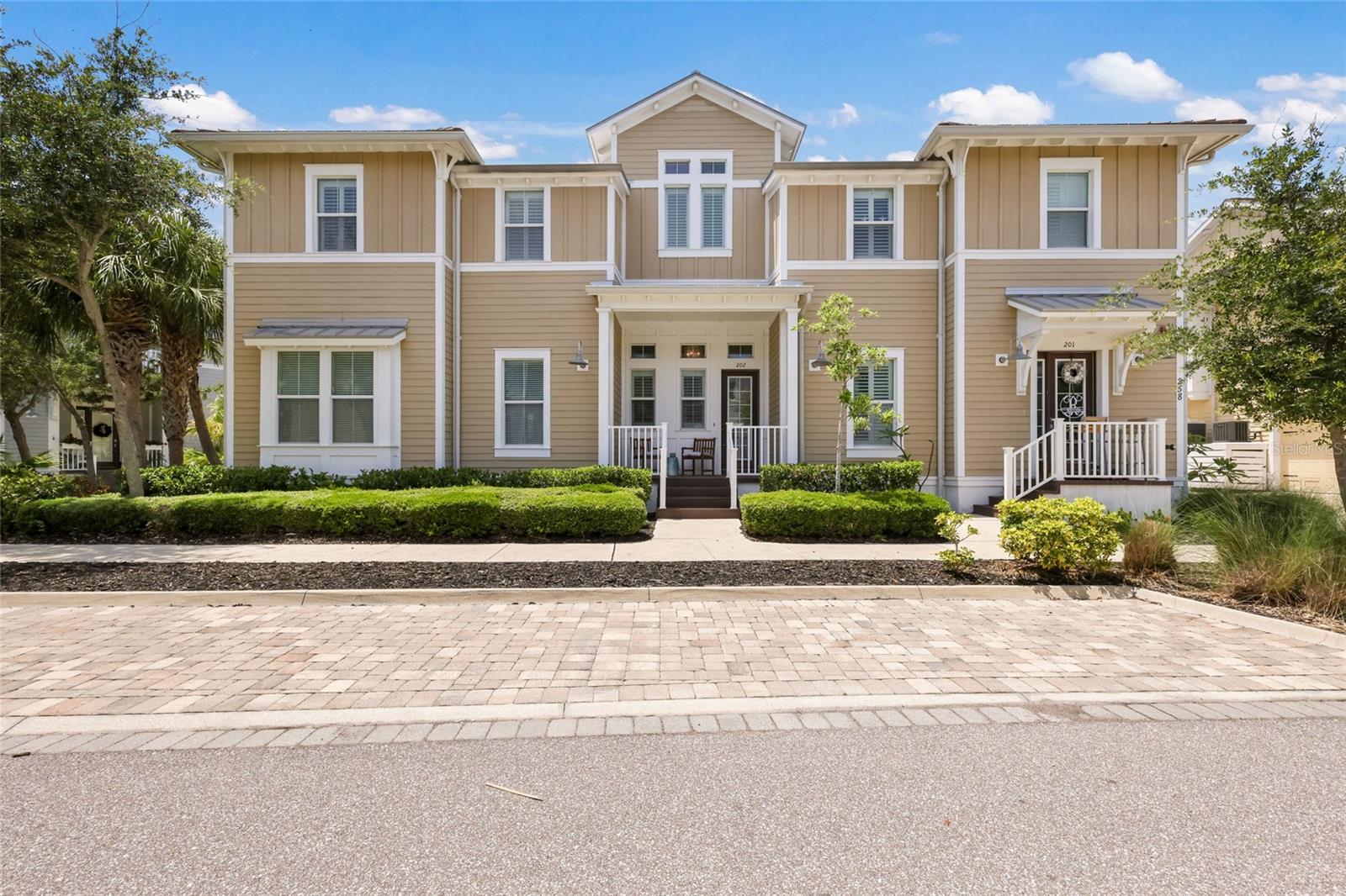 258 Sapphire Lake Dr #202 Property Photo 2