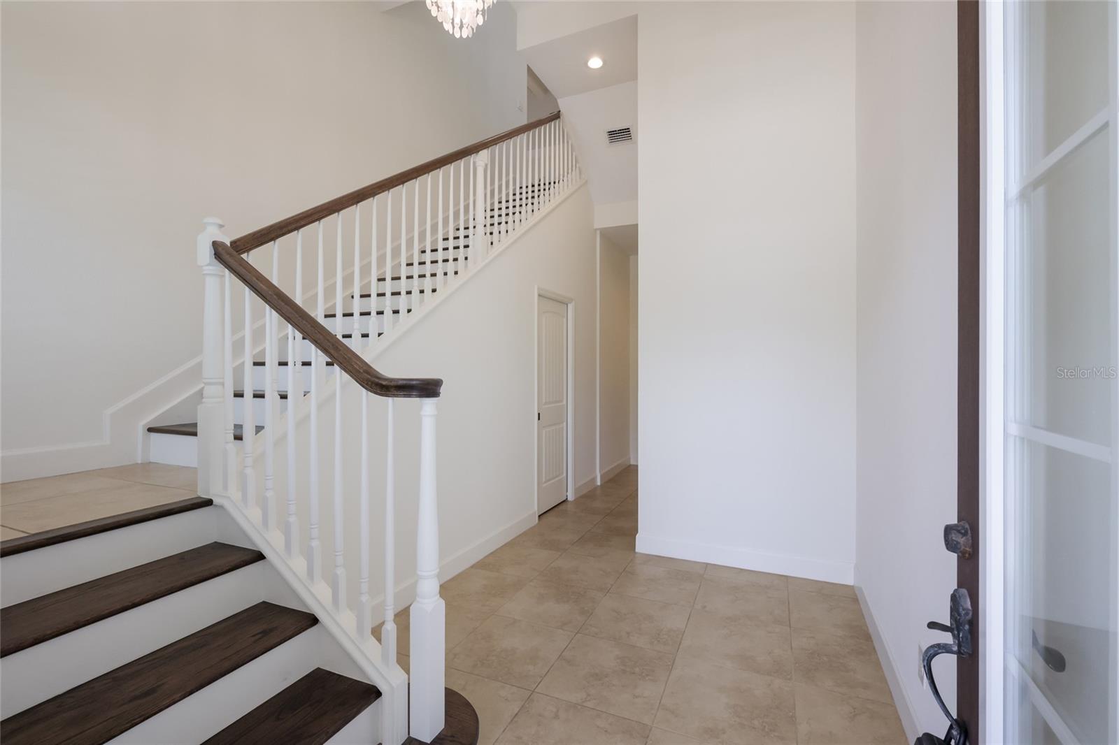 258 Sapphire Lake Dr #202 Property Photo 5