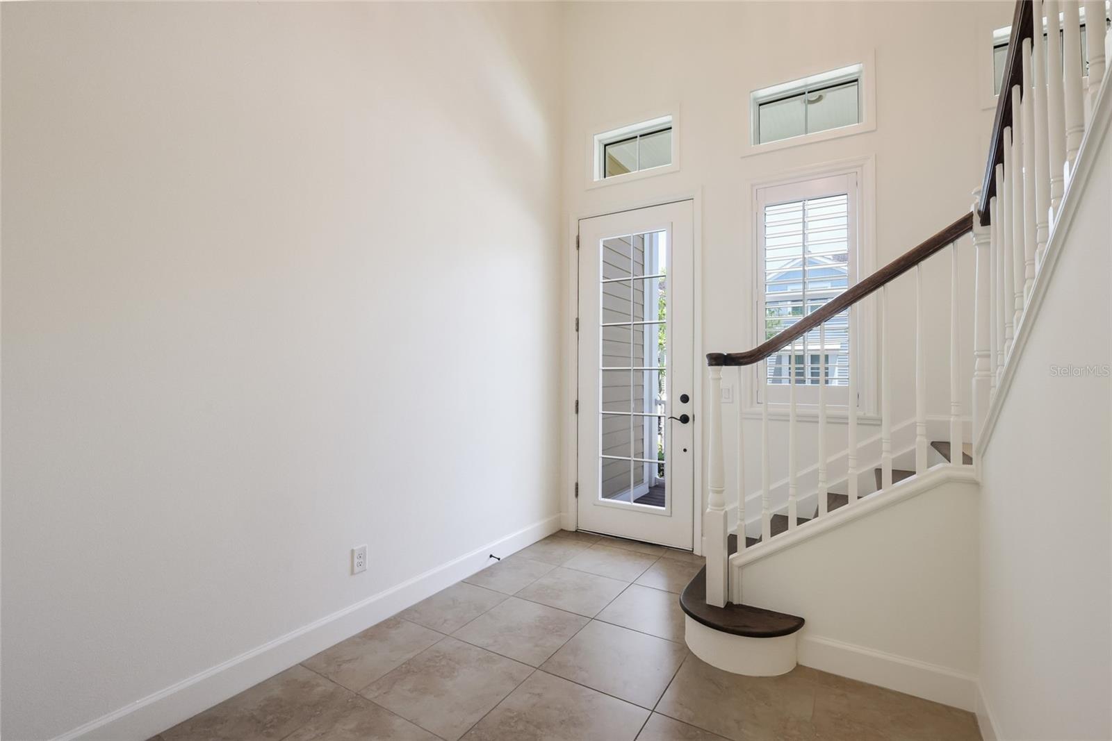 258 Sapphire Lake Dr #202 Property Photo 6